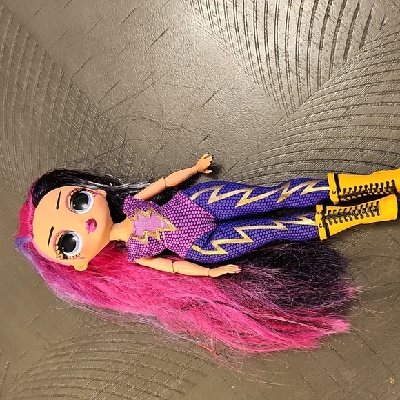 11 LOL OMG DOLLS - Picture 7 of 12